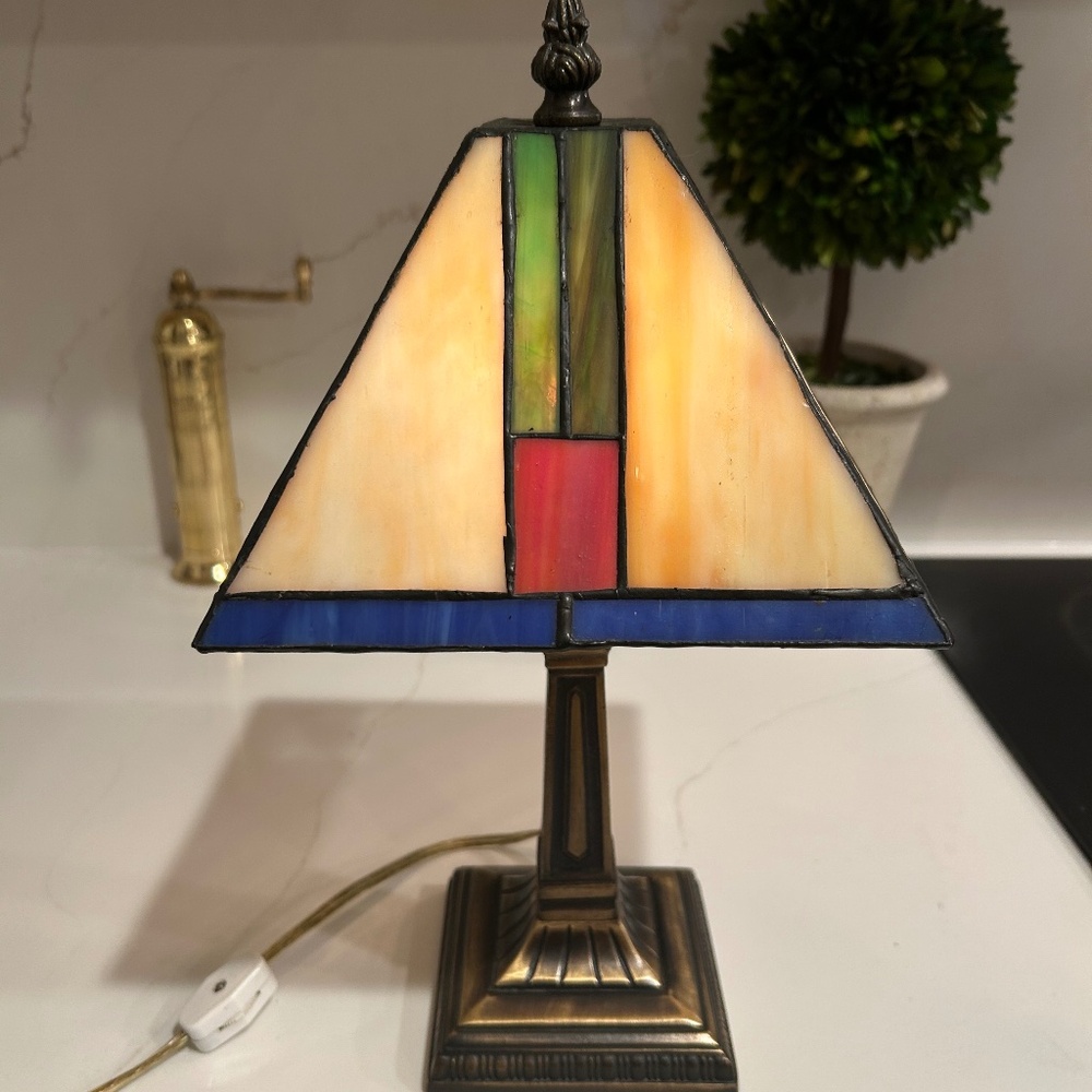 Andrea by Sadek Vintage Tiffany Mission Style Stained Glass Lamp